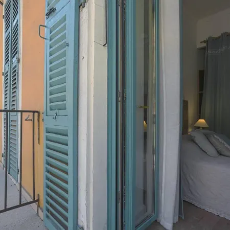 Cassini Gt - 1 Bedroom - Balcony - Place Garibaldi 아파트