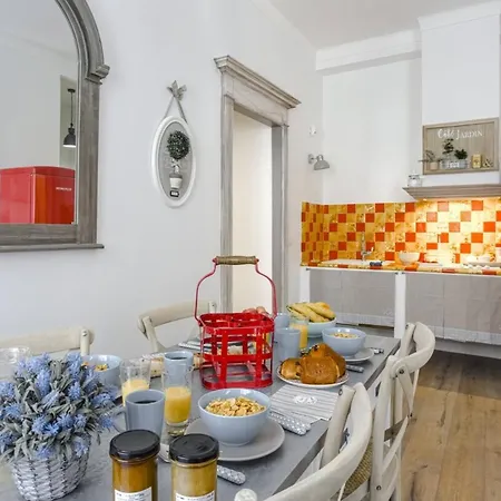 Cassini Gt - 1 Bedroom - Balcony - Place Garibaldi 아파트 *